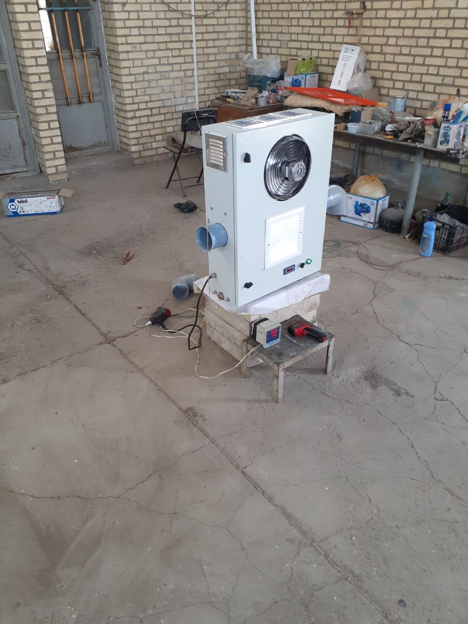 کولر تابلو برق ۶۰۰۰ BTU ساخت زاگرس چیلر، نمای جلو