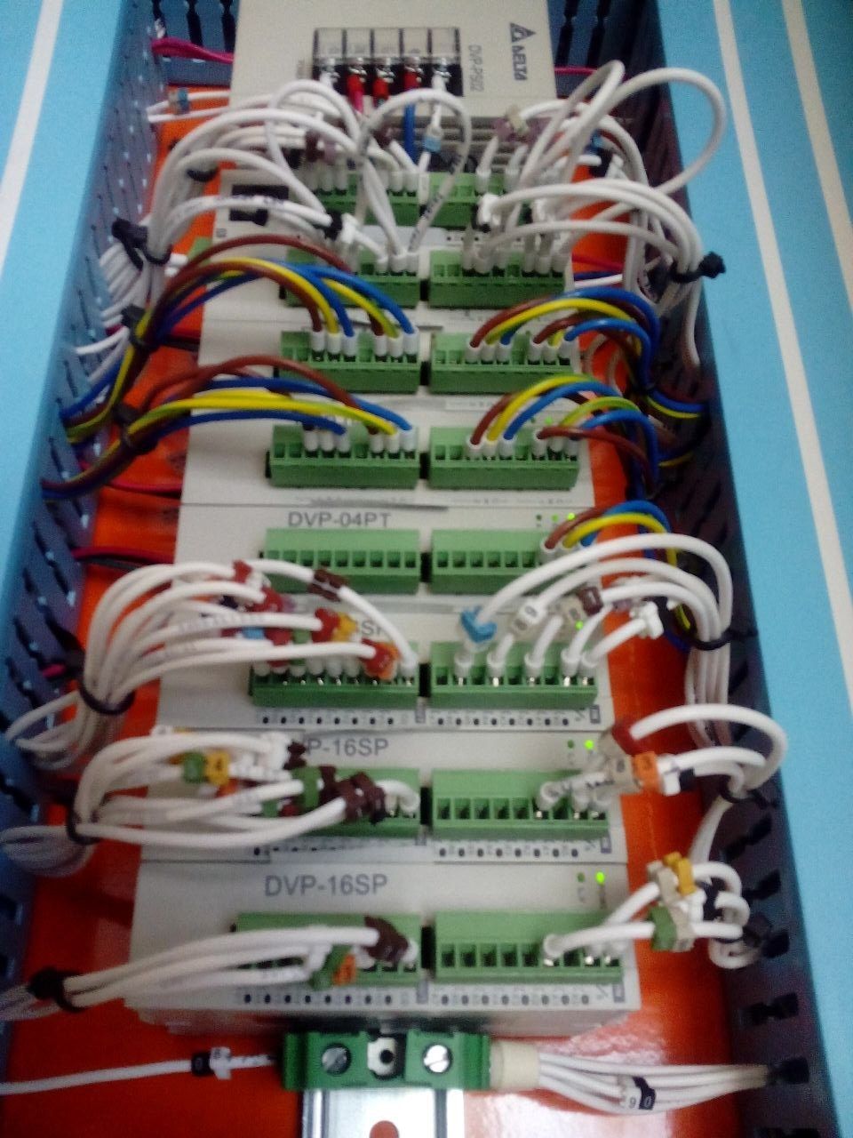 تابلوی کنترل PLC دلتا چیلر ۲۵۰ تن شرکت ماکارونی مانا